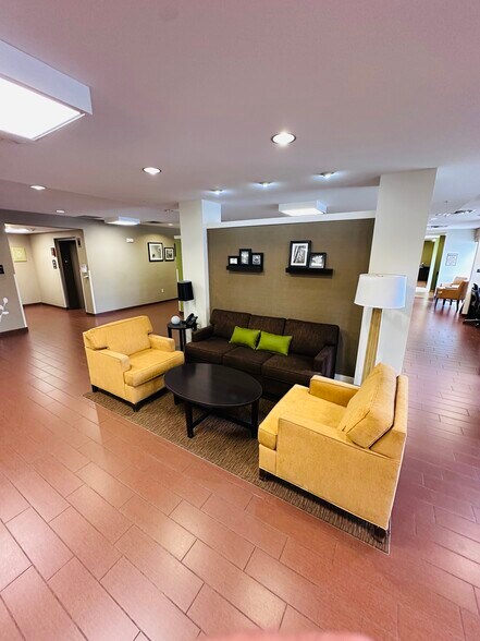 More Photos Of 4450 Rhea County Hwy, Dayton Hotel For Sale