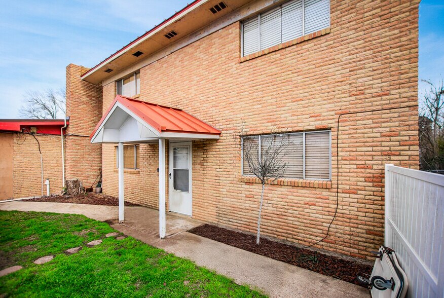 More Photos Of 1801 S 5th St, Leesville Land For Sale