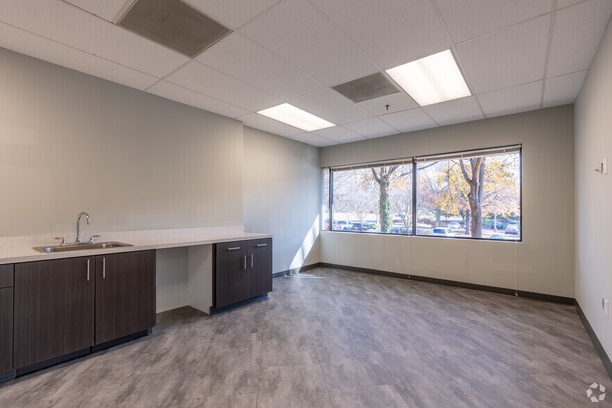 More Photos Of 2809 Emerywood Pky, Richmond Office For Lease