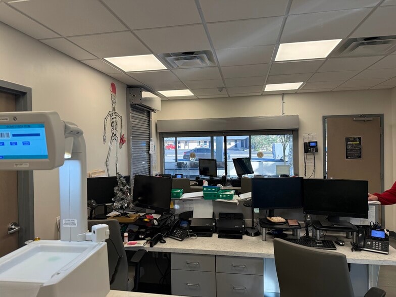 More Photos Of 1536 S Pine Ave, Ocala Fast Food For Lease