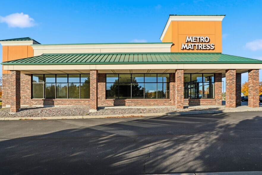 More Photos Of 975 Ridge Rd, Webster Unknown For Lease