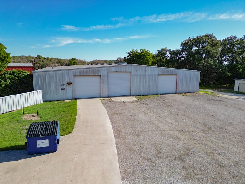 More Photos Of 40500 Interstate 10 W, Boerne Warehouse For Lease