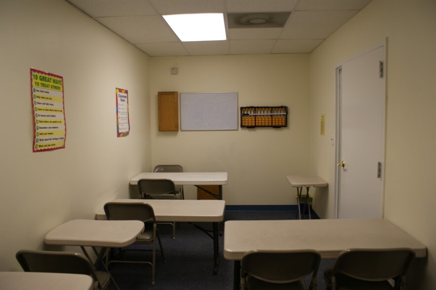 More Photos Of 51 Everett Dr, West Windsor Light Manufacturing For Lease