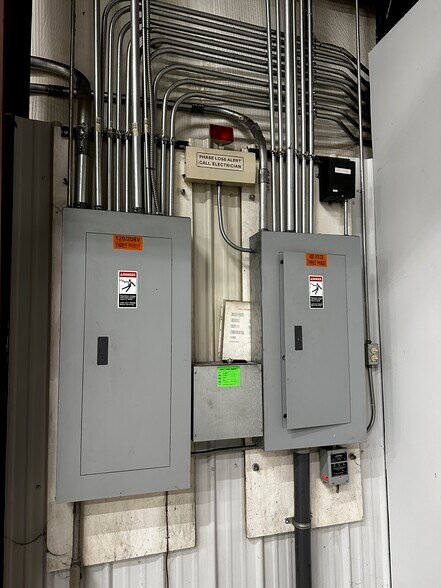 More Photos Of 139 Penn Manor Rd, Irwin Manufacturing For Lease