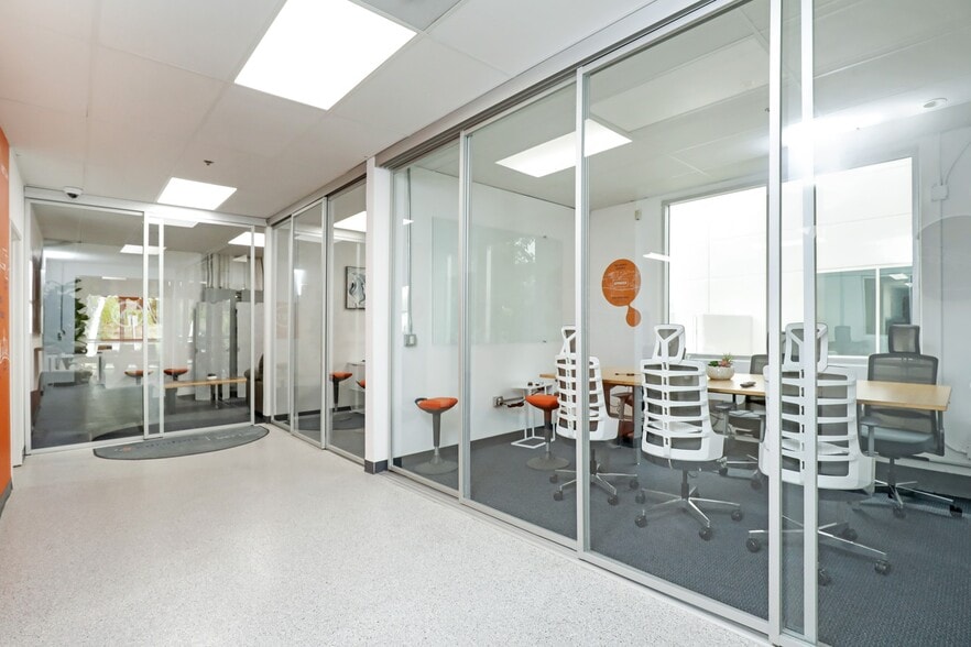 More Photos Of 32 Mauchly, Irvine Manufacturing For Sale