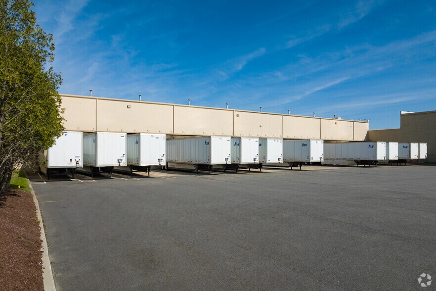 More Photos Of 20-30 Continental Dr, Wayne Warehouse For Lease