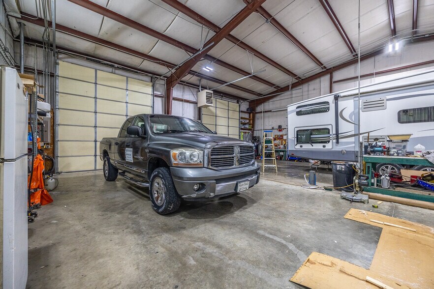 More Photos Of 18256 Campground Rd, Phillipsburg Auto Dealership For Sale