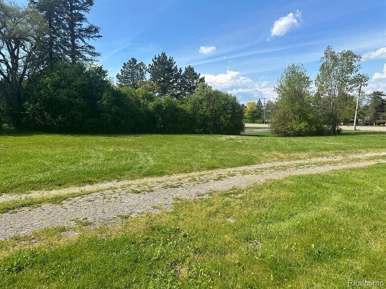 More Photos Of 8000 S Saginaw Rd, Grand Blanc Land For Sale
