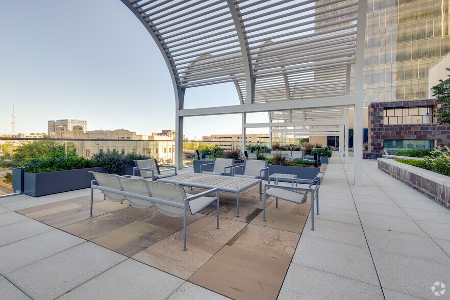 More Photos Of 101 E 2nd St, Tulsa Office For Lease