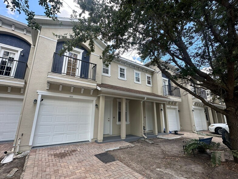 More Photos Of 1800 Bassinger St, Kissimmee Apartments For Sale
