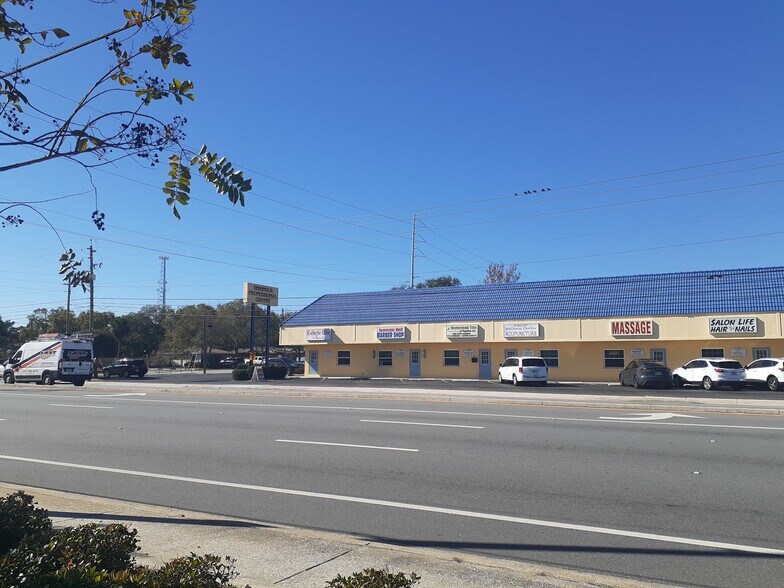 More Photos Of 7120-7190 Seminole Blvd, Seminole Office For Lease