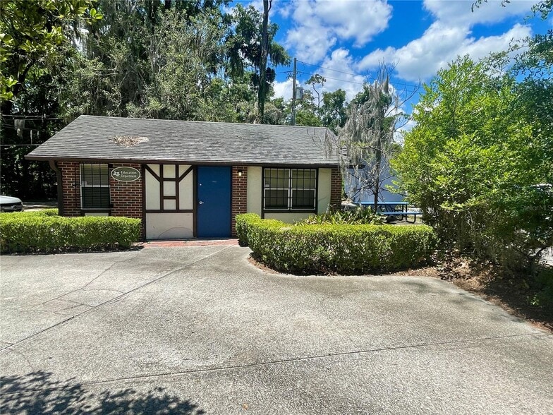 More Photos Of 914 NW 13th St, Gainesville Medical For Sale