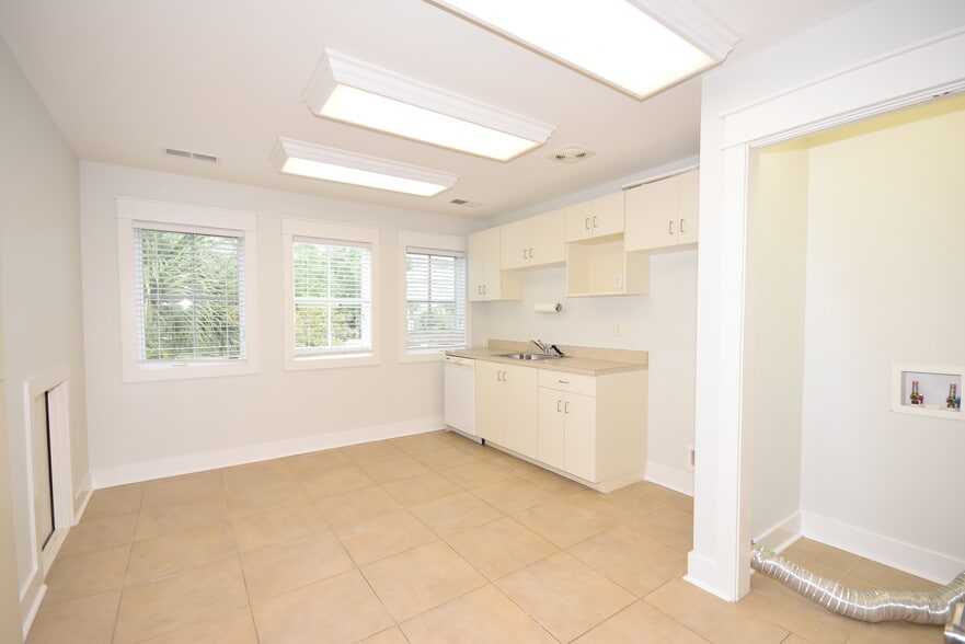 More Photos Of 277 Willbrook Blvd, Pawleys Island Office For Sale