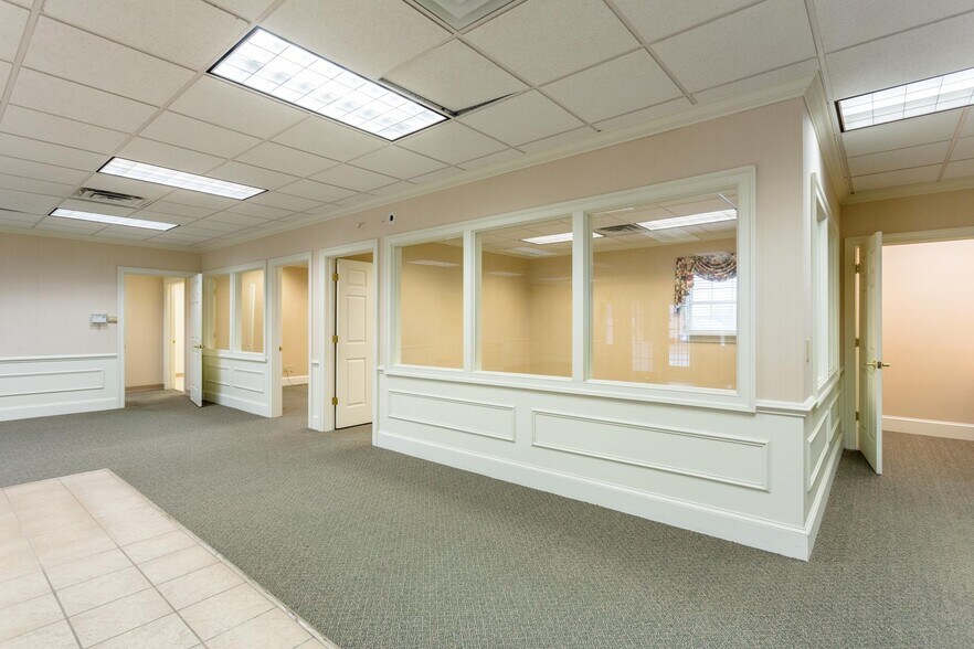 More Photos Of 9972 Spotswood Trl, Mcgaheysville Bank For Lease
