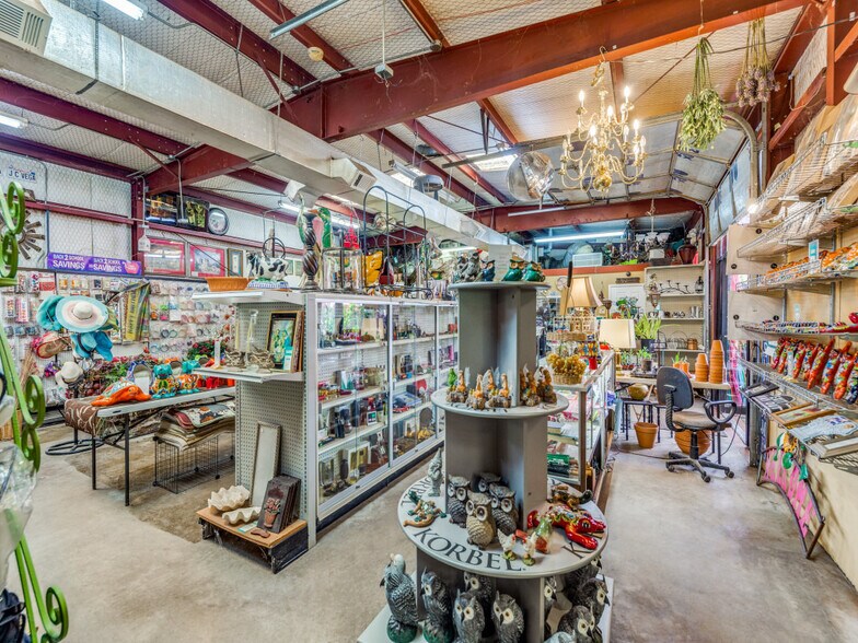 More Photos Of 2006 Pinn Rd, San Antonio Warehouse For Sale