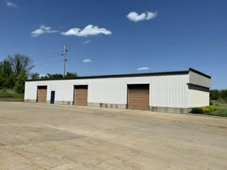 More Photos Of 1250 E Highway H, Liberty Industrial For Lease