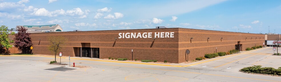 Primary Photo Of 4301 W Wisconsin Ave, Appleton Department Store For Lease