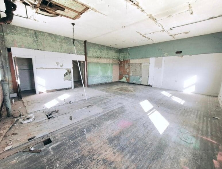 More Photos Of 85 N Main St, Walton Apartments For Sale