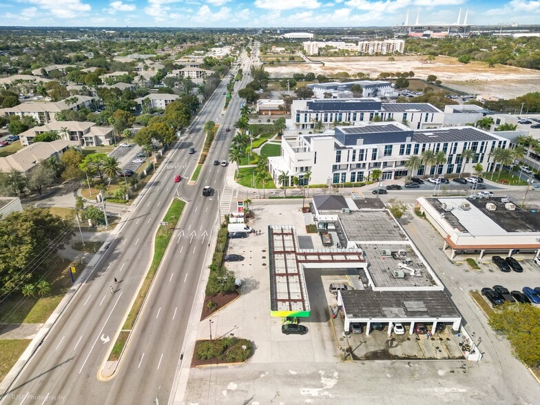 More Photos Of 18575 NW 27th Ave, Opa Locka Service Station For Lease