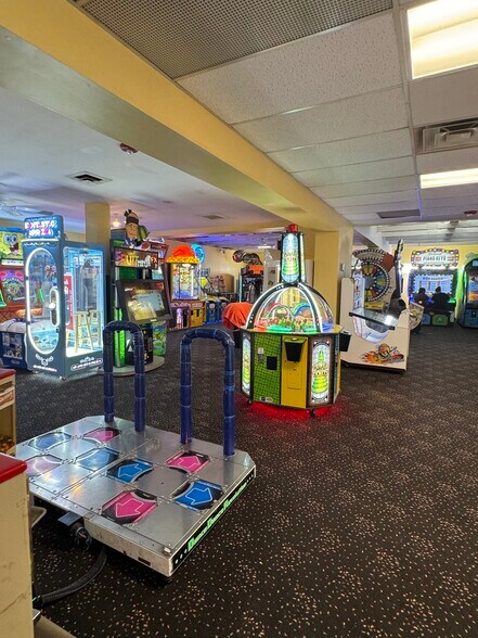 More Photos Of 2400 Sheridan Dr, Tonawanda Amusement Park For Sale