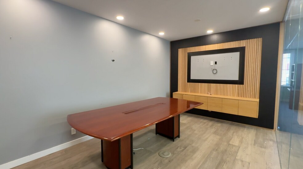 More Photos Of 3836 Crescent St, Long Island City Warehouse For Sale