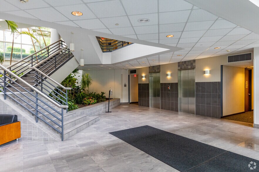 More Photos Of 10975 Benson Dr, Overland Park Office For Lease