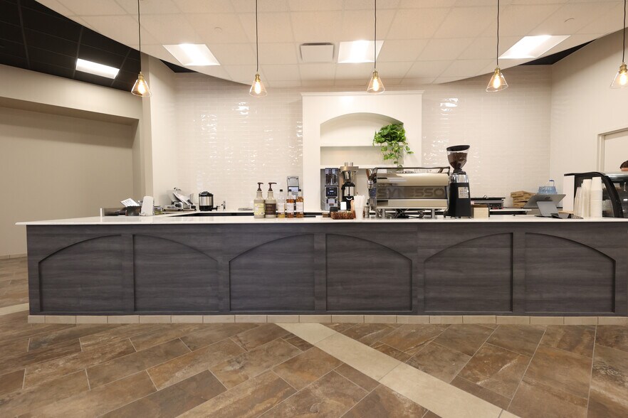 More Photos Of 802 N Carancahua St, Corpus Christi Office For Lease