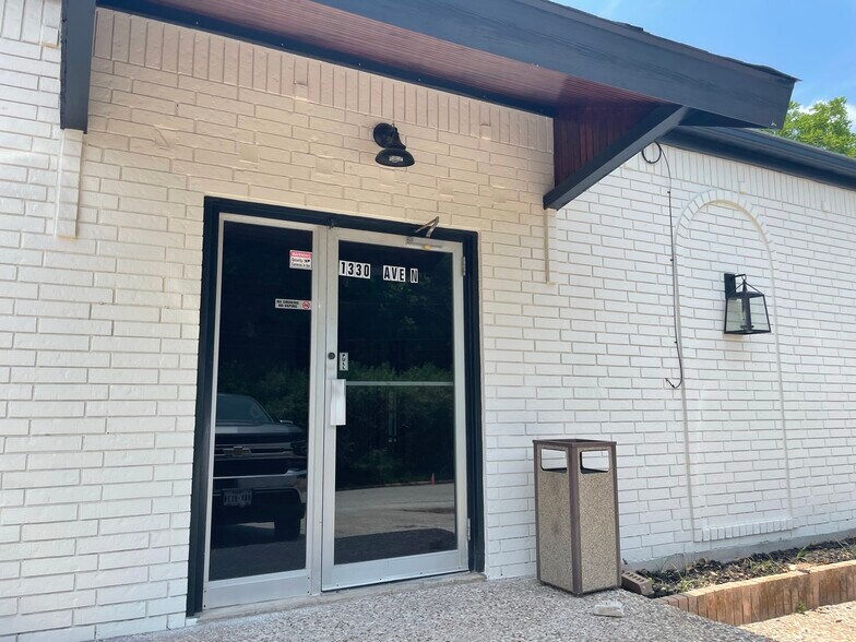 More Photos Of 1330 Avenue N, Huntsville Light Distribution For Lease