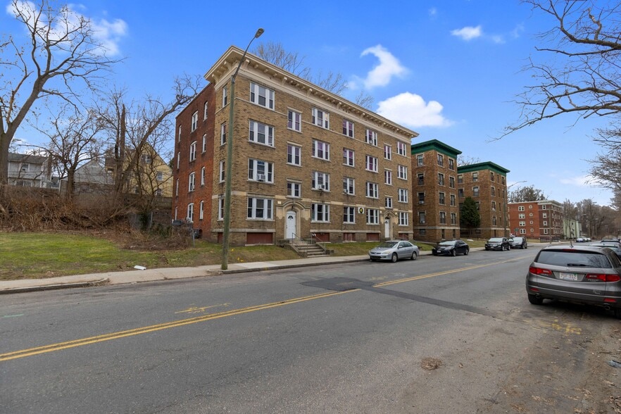 More Photos Of 236-240 Locust, Springfield Apartments For Sale