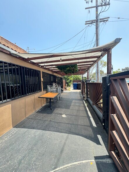 More Photos Of 3330 S Central Ave, Los Angeles Storefront Retail Residential For Lease