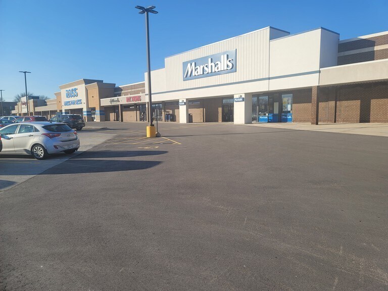 More Photos Of 5910-5960 75th St, Kenosha Unknown For Lease