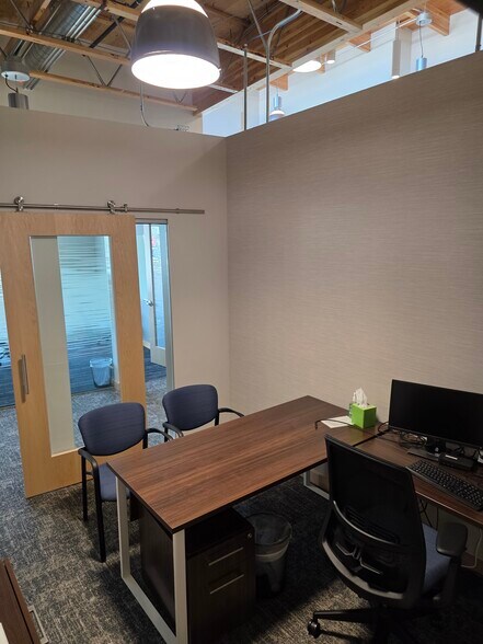 More Photos Of 2713 N 20th Ave, Pasco Office For Lease