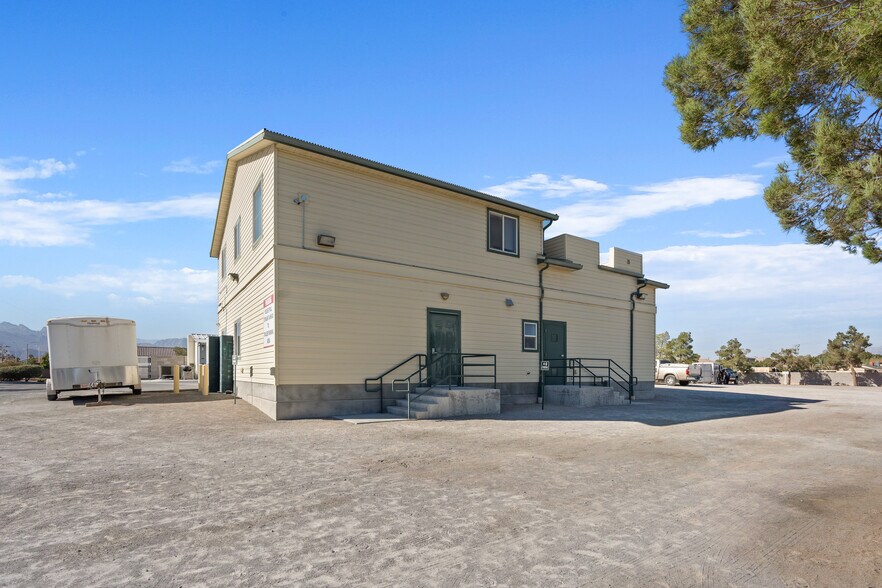More Photos Of 5000-5010 N Jones Blvd, Las Vegas Veterinarian Kennel For Sale