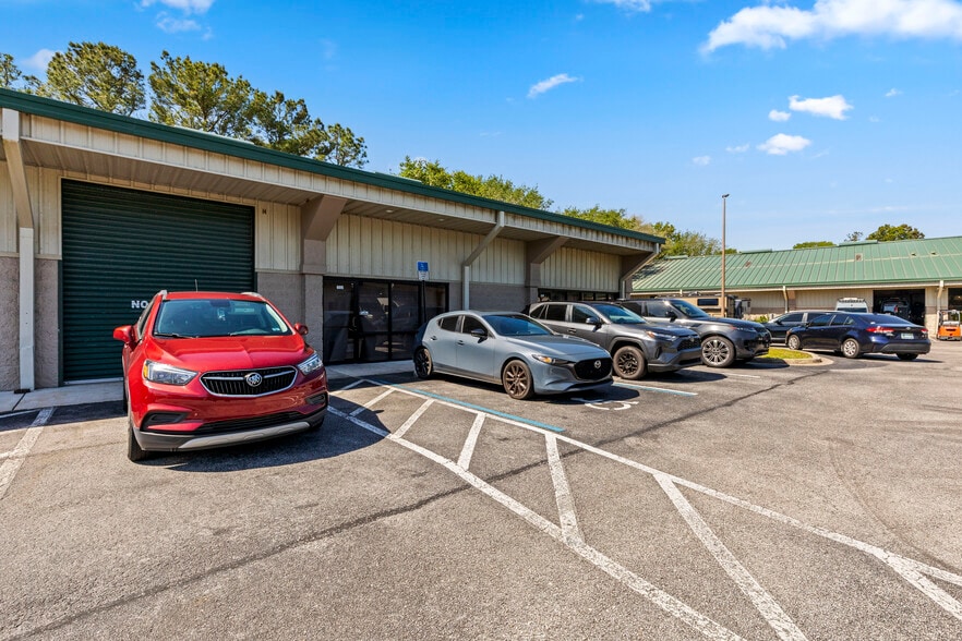 More Photos Of 3653 Regent Blvd, Jacksonville Warehouse For Sale