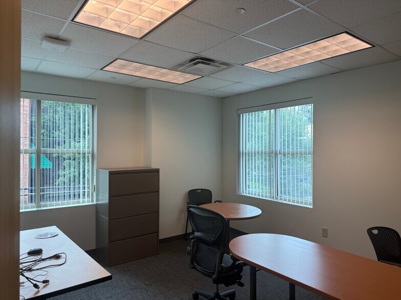 More Photos Of 260 E University Ave, Cincinnati Medical For Sale