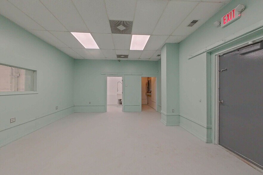 More Photos Of 3108 E Bristol Rd, Burton Warehouse For Lease
