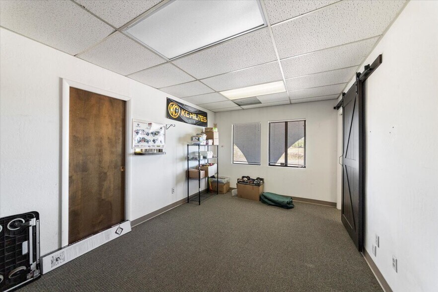 More Photos Of 2843 W Avenida de Luces, Williams Warehouse For Sale