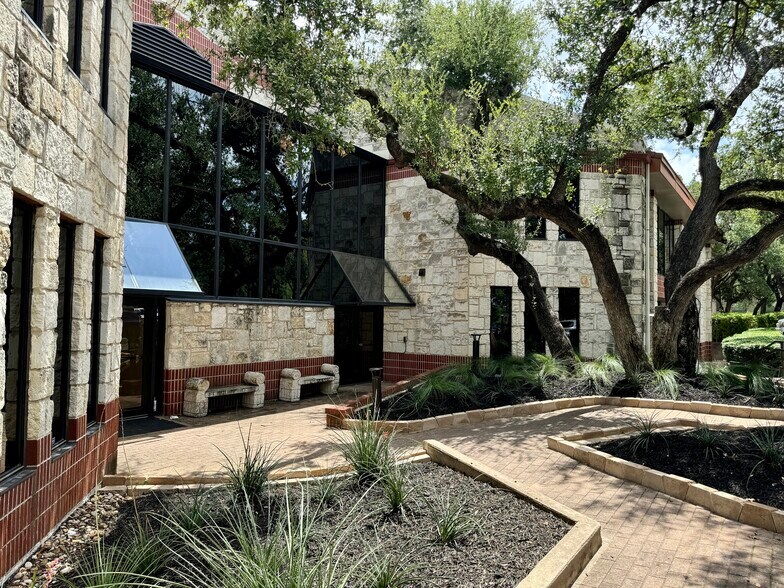 More Photos Of 4807 Spicewood Springs Rd, Austin Unknown For Lease