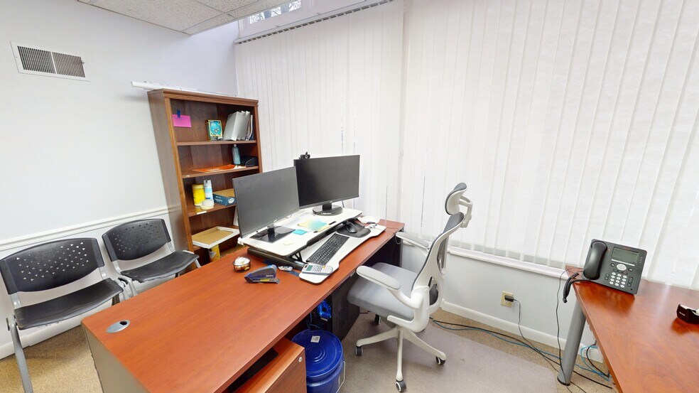 More Photos Of 1368 McCausland Ave, Saint Louis Office For Sale