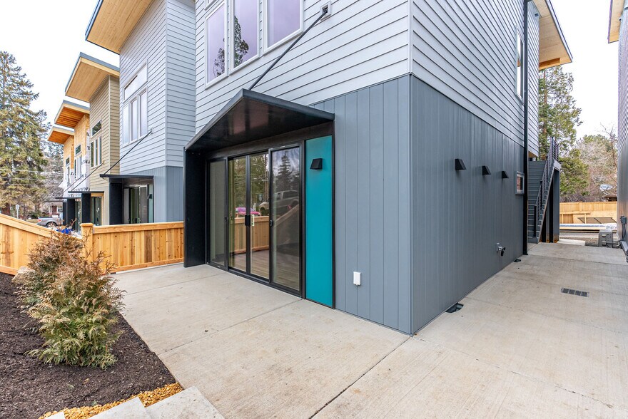 More Photos Of 940 NE Norton Ave, Bend Apartments For Sale