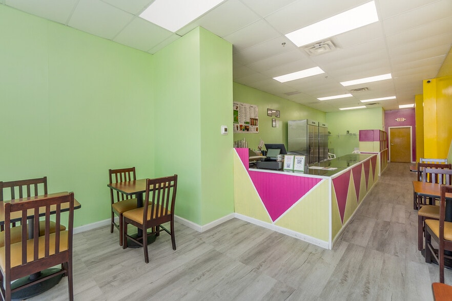 More Photos Of 3411 Lincoln Hwy, Thorndale Storefront For Sale