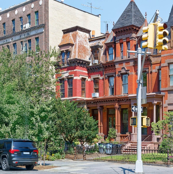 Primary Photo Of 301 Washington Ave, Brooklyn Apartments For Sale