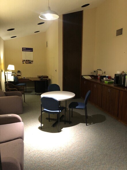 More Photos Of 531 5th St W, Sonoma Bank For Lease