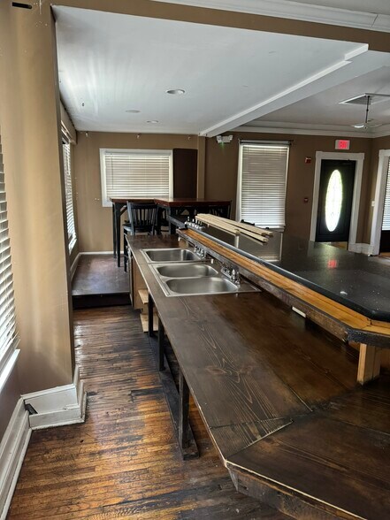 More Photos Of 553 W Main St, Sylva Restaurant For Lease