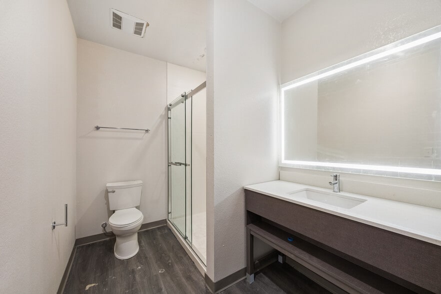 More Photos Of 5005 Avenue U, Galveston Hotel For Sale