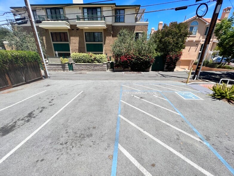 More Photos Of 145 1st St, Los Altos Restaurant For Lease