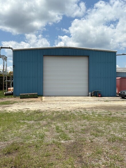 More Photos Of 311 Peach Wood Dr, Byron Light Manufacturing For Sale