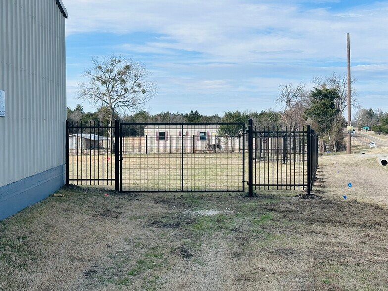 More Photos Of 13332 W Fm 744, Barry Warehouse For Sale