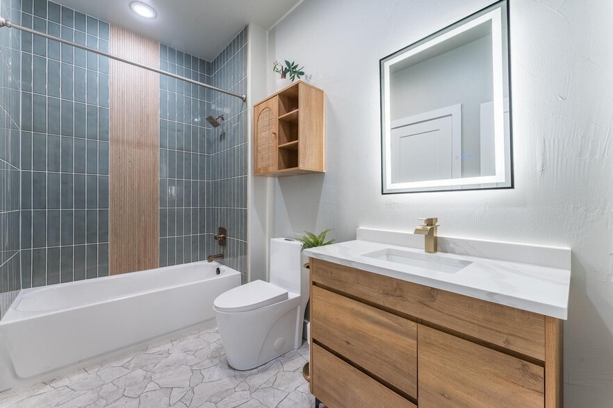 More Photos Of 13870 HWY 279, Gravette Flex For Sale