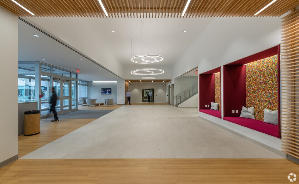 More Photos Of 135 Santilli Hwy, Everett Office For Lease